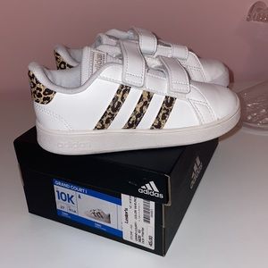 Little Girls Adidas Grand Court I sneakers